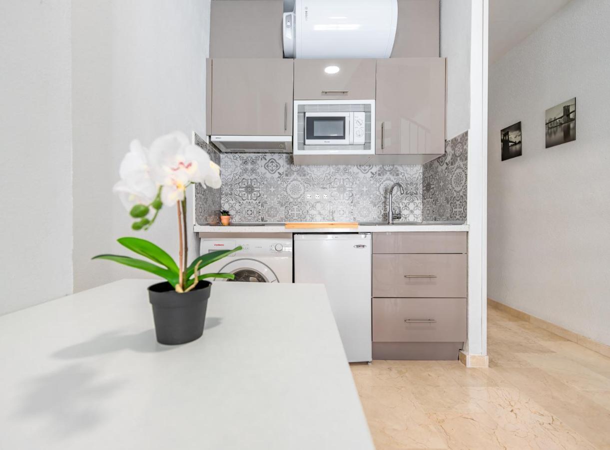 Private Rooftop & Elegant Studio - Center By Rems Apartment Malaga Ngoại thất bức ảnh